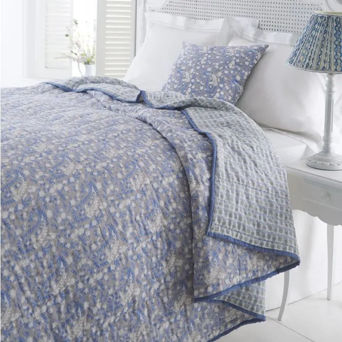 Cotton Voile Quilt And Cushions Blue Paisley 