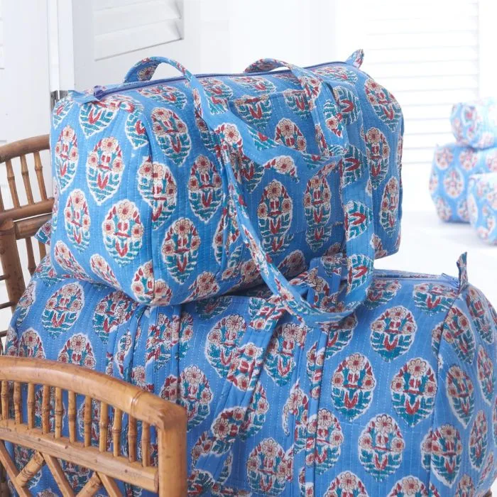 Weekend &amp; Wash Bags Blue Cameo