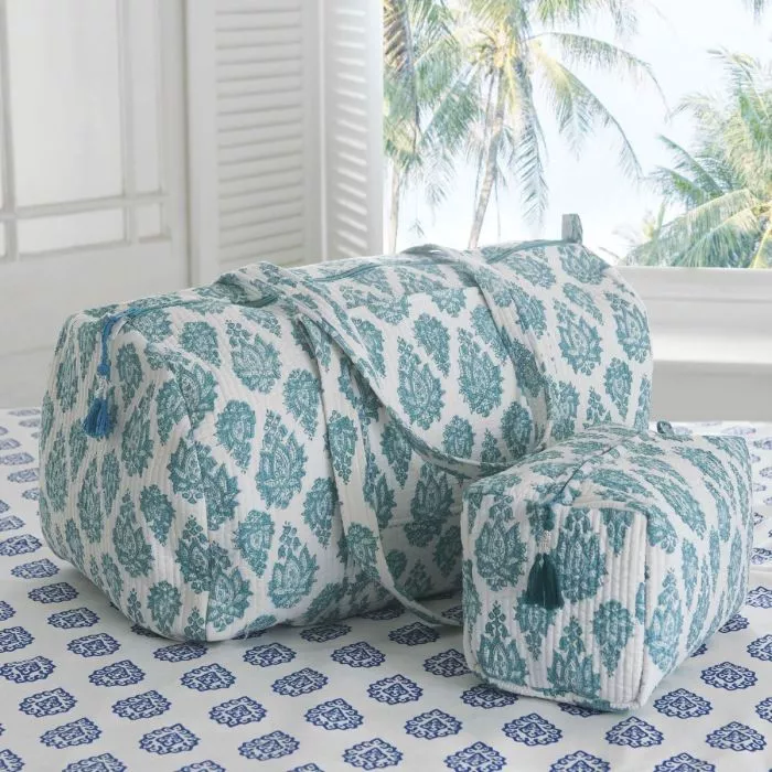 Weekend &amp; Wash Bags Green Paisley